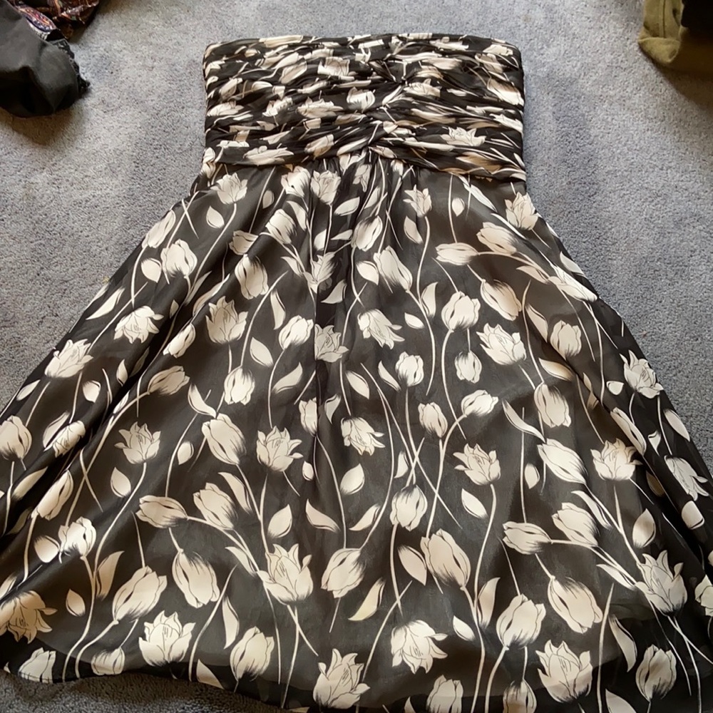 WHITE HOUSE BLACK MARKET • Dress